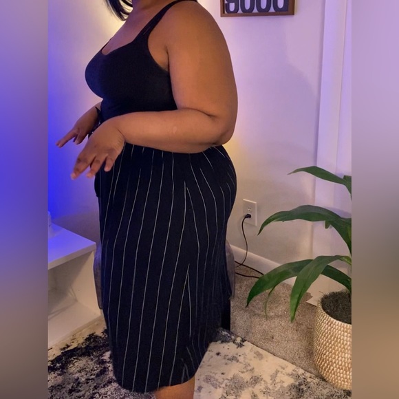 Black/White Buttoned Striped Skirt - Terra & Sky (0X) - Picture 4 of 7